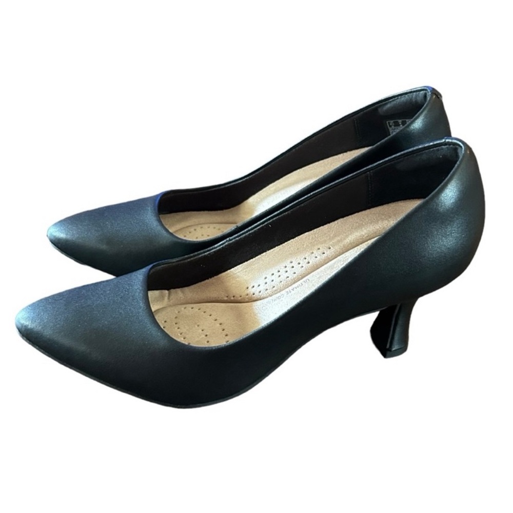 NWB Clarks Kataleyna Gem Pump Leather Flared Heel Classic Comfort NEW Size 9